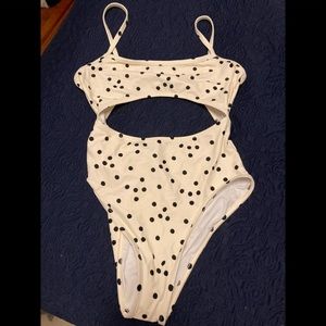 Brand new never worn top rated swimsuit 🩱